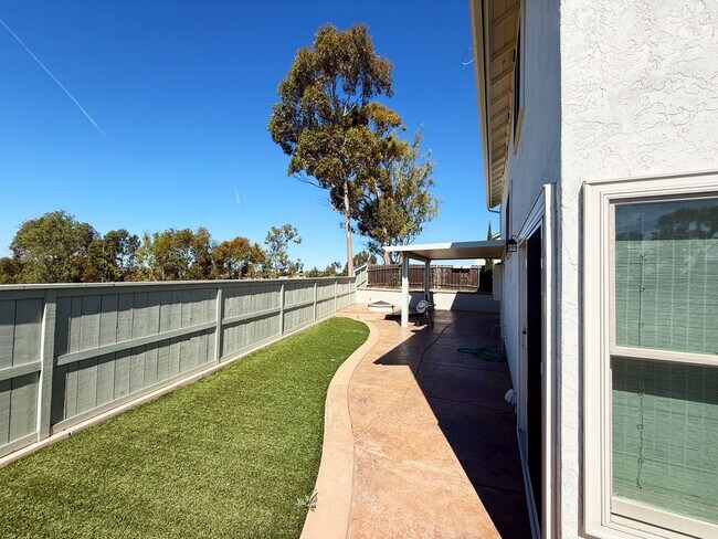 Building Photo - Stunningly Upgraded 3 Bed/2.5 Bath Home