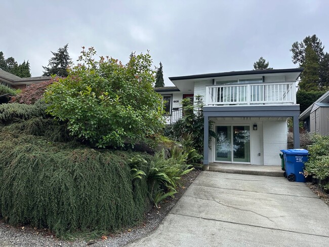 Building Photo - Nice 4 beds / 2 baths House in Leschi!