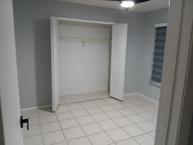 Building Photo - 2507 Matena Ave S