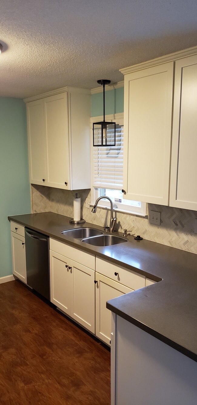 Building Photo - 100 Jackie Ave