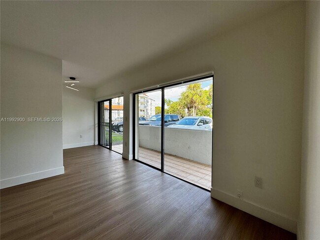 Building Photo - 5900 SW 127th Ave