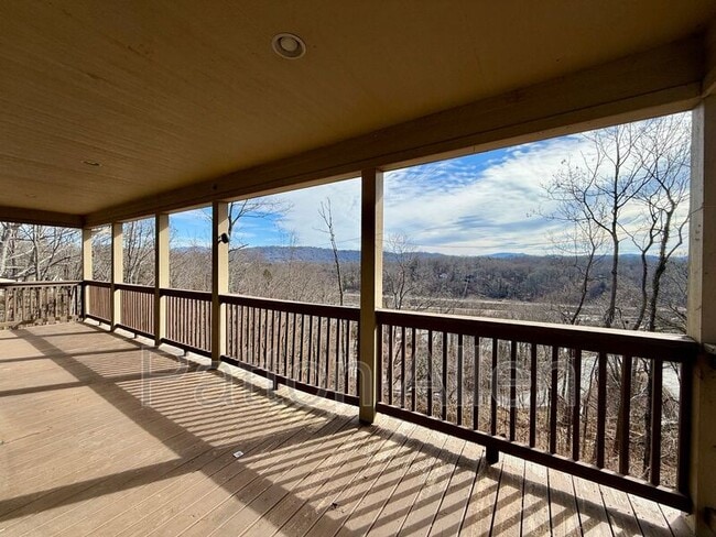 Building Photo - 12 Conscious Way