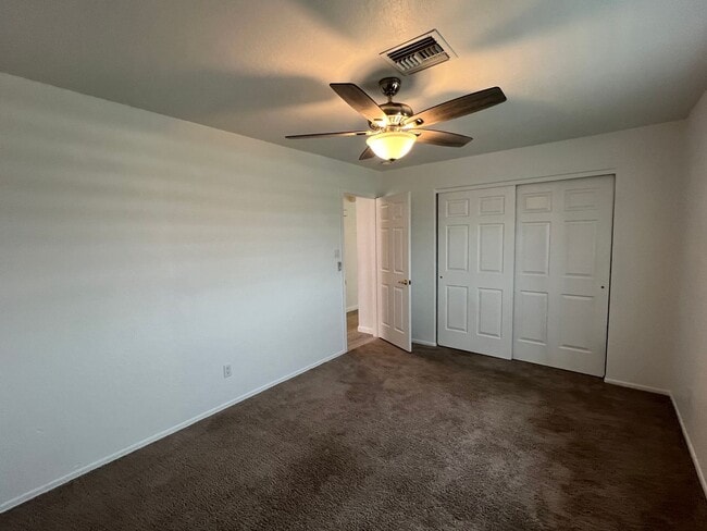 Building Photo - 4 BEDROOM POOL HOME!