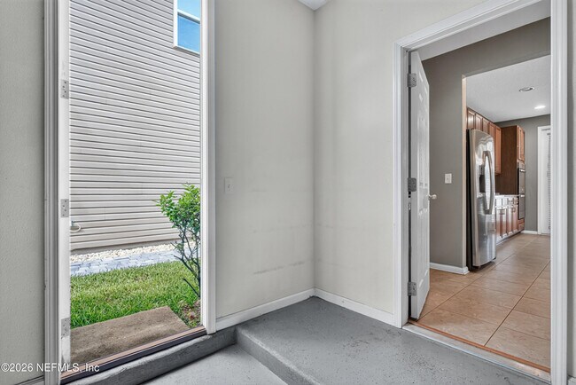Building Photo - 263 Gilmore Ln