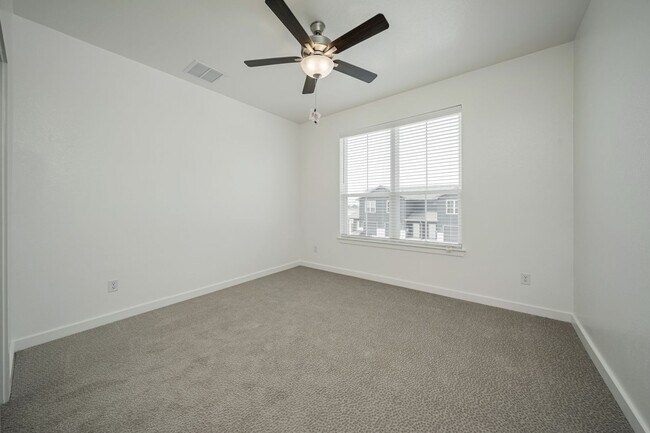 Building Photo - 8428 Adelaide Dr