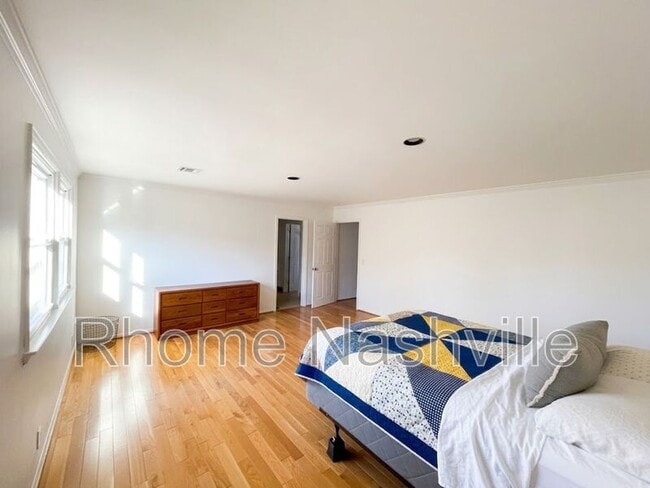 Building Photo - 401 Bowling Ave