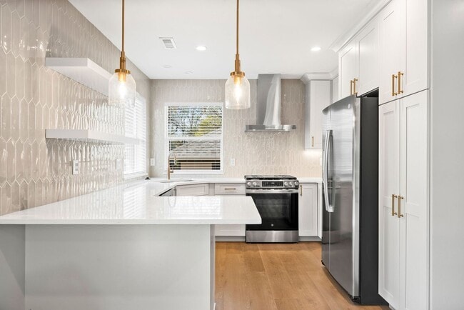 Building Photo - Remodeled 4BD, 3.5BA Home in South Park Hill with 2-Car Garage