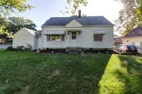 Building Photo - 3 Bedroom house in Champaign-AVAILALBE August 2026