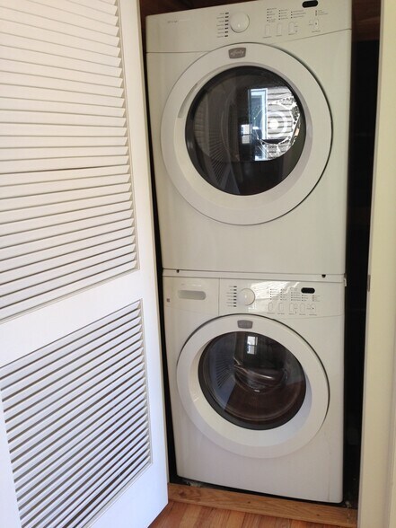 Washer and dryer - 4844 NE Rodney Ave.