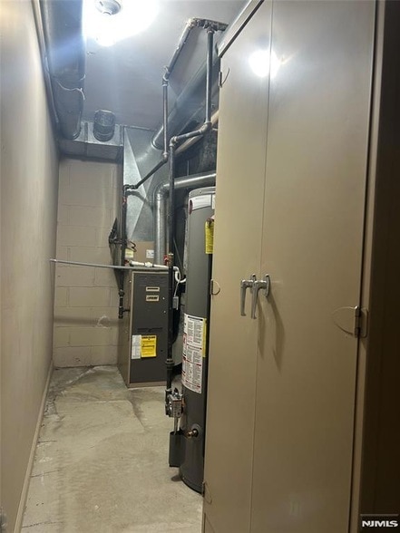 Building Photo - 302 Grand Ridge Dr