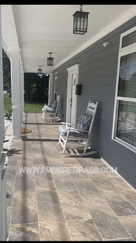 Building Photo - 217 Orion St