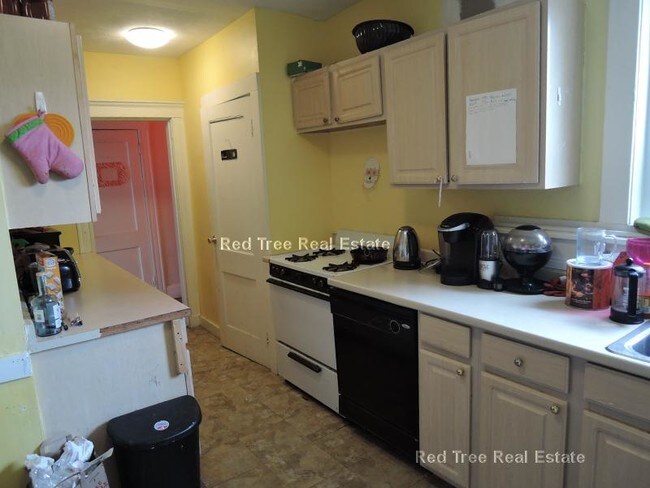 Building Photo - 1711 Commonwealth Ave