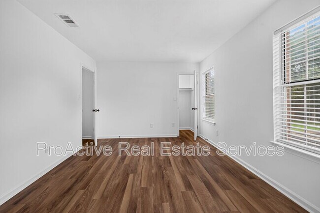 Building Photo - 1031 Still-Harbor Cir
