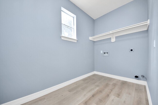 Building Photo - 16203 Broken Timber Cir