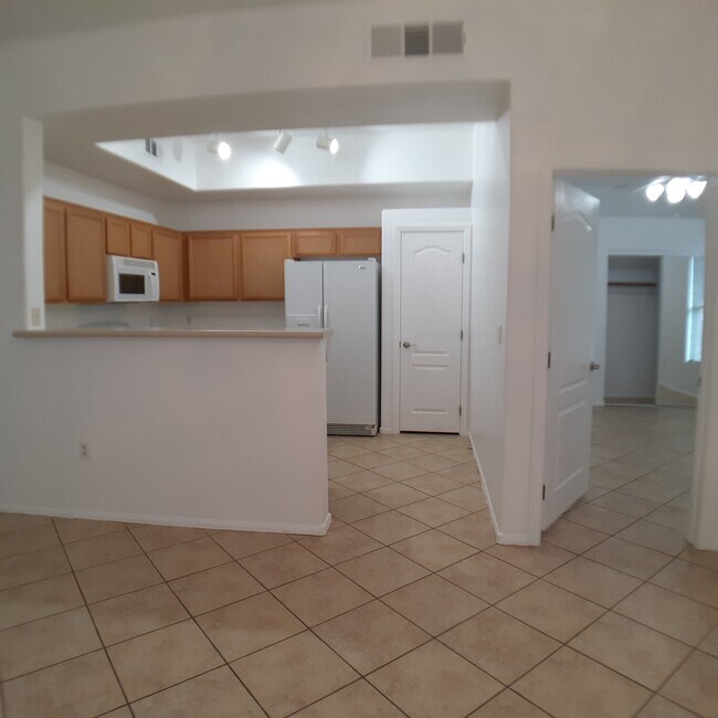 Kitchen/Master bedroom - 2305 W Horizon Ridge Pky