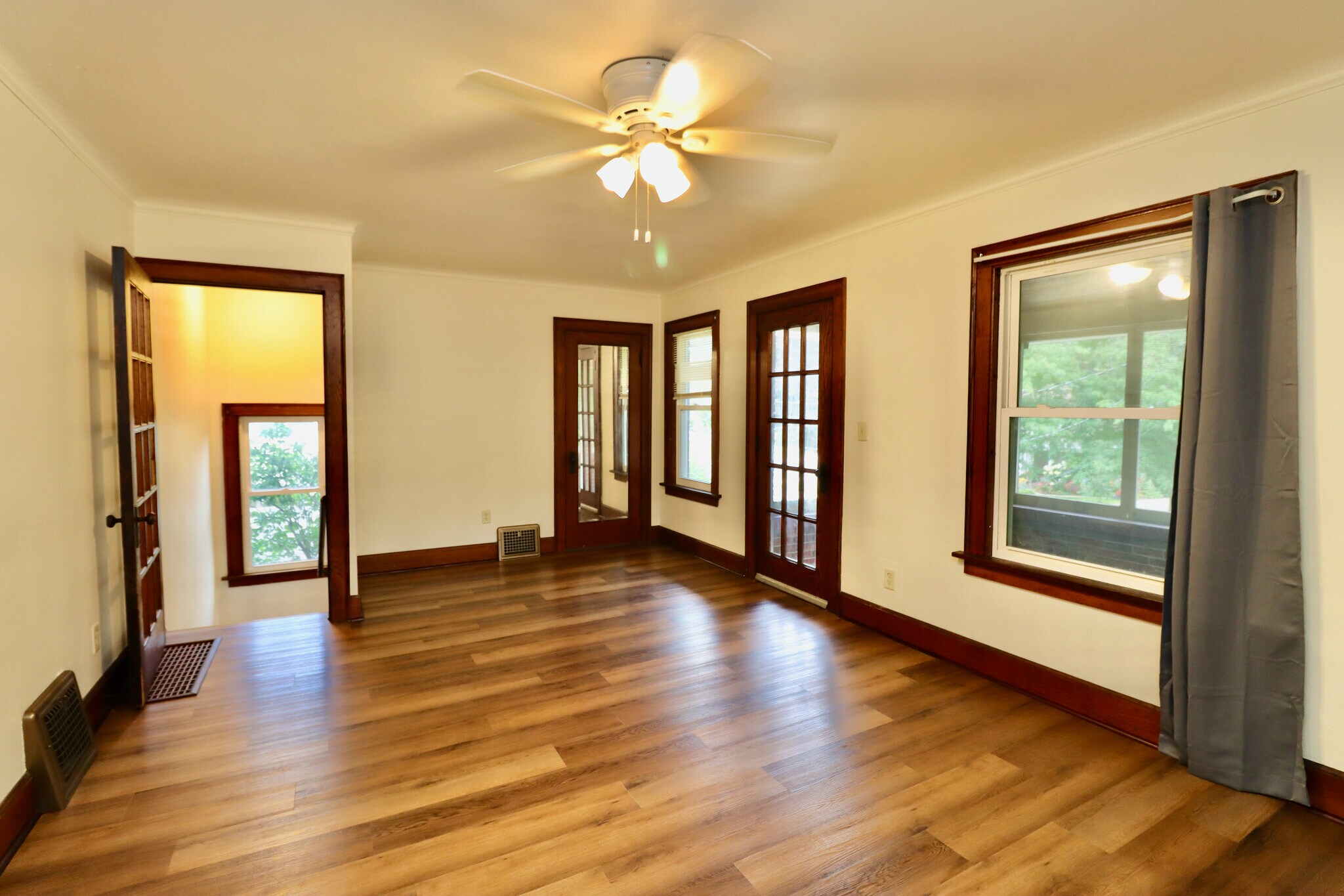 Building Photo - 744 Central Ave