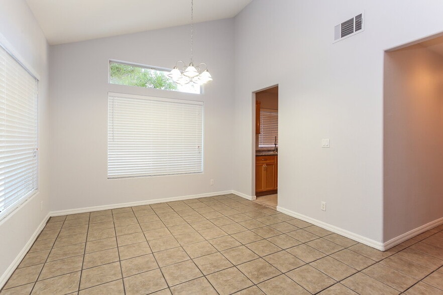 Building Photo - 7712 Sparrowgate Ave