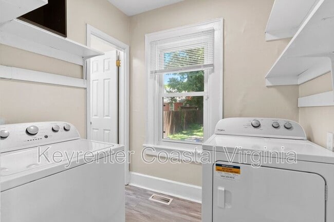 Building Photo - 2828 Tidewater Dr