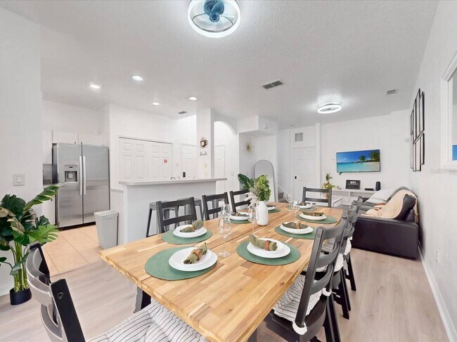 Building Photo - 1302 S Beach Cir