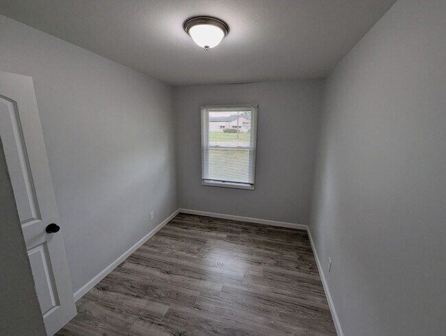 Building Photo - 6109 Evergreen Blvd