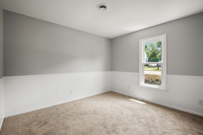 Building Photo - 5712 Sara Kay Dr