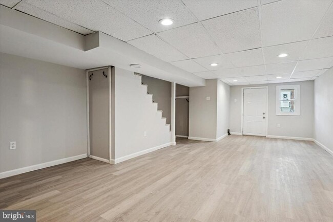 Building Photo - 334 Mary St