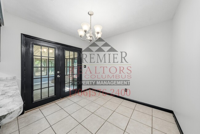 Building Photo - 2220 Gennings Ct