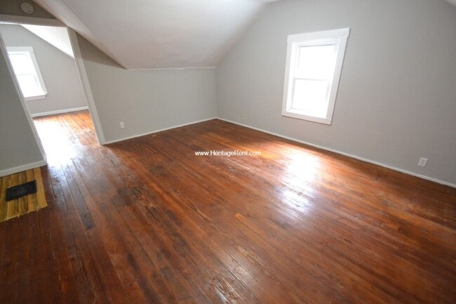 Building Photo - Great North Fairmount 3 bedroom single fam...