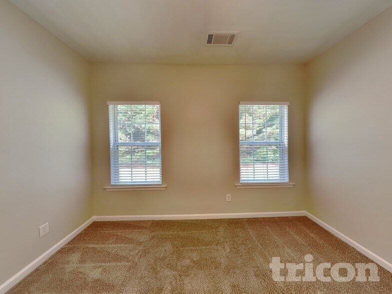 Building Photo - 1642 Donovans Rdg NW Kennesaw GA