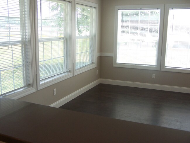 family room windows view - 122 Larkspur Dr