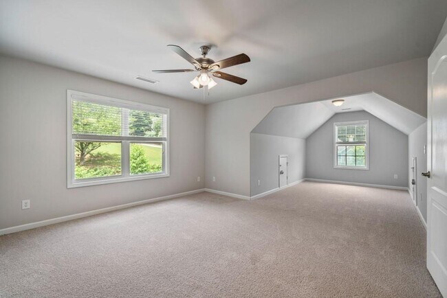 Building Photo - 3687 Vine Spgs