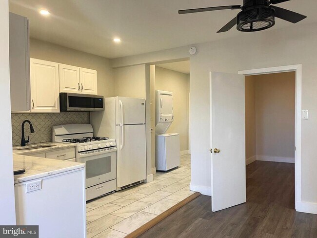 Building Photo - 21 S Main St