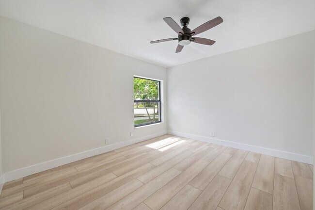 Building Photo - 8201 NW 67th Ave