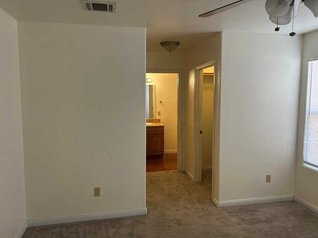 Building Photo - 486 Bridle Path