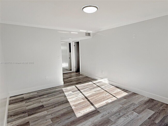 Building Photo - 9766 SW 138th Ave