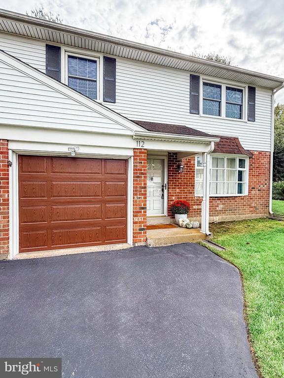 Building Photo - 112 Llandovery Dr