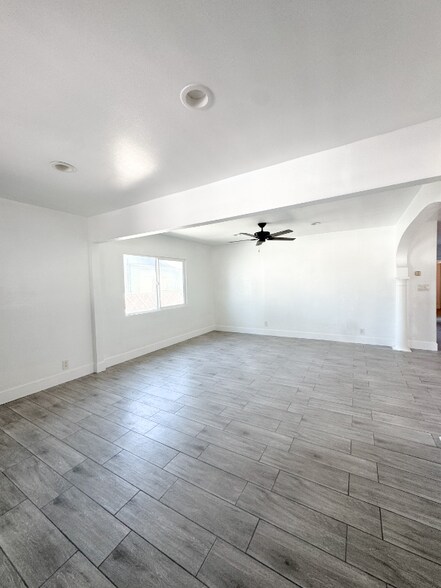 Building Photo - 718 S Oakford Dr
