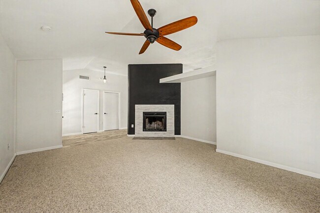 Building Photo - 4812 E Gary St