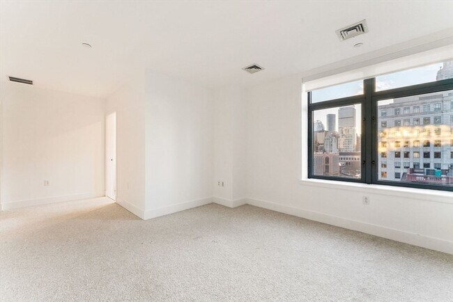 Building Photo - 425 Boylston St