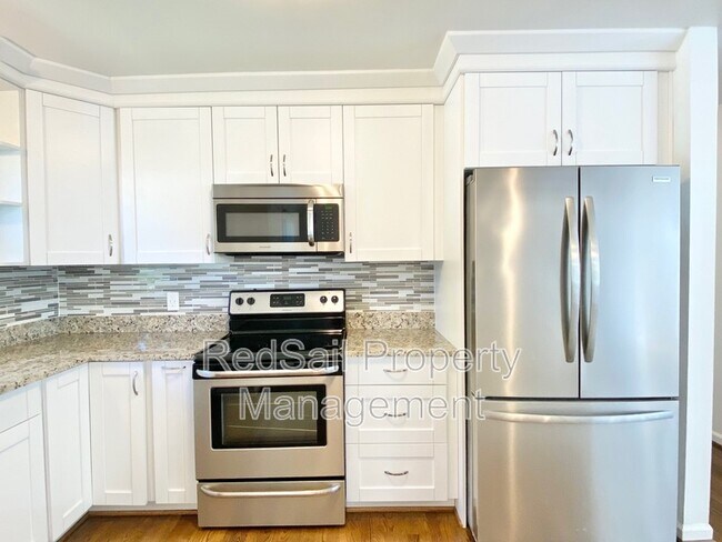 Building Photo - 146 Linbrook Dr