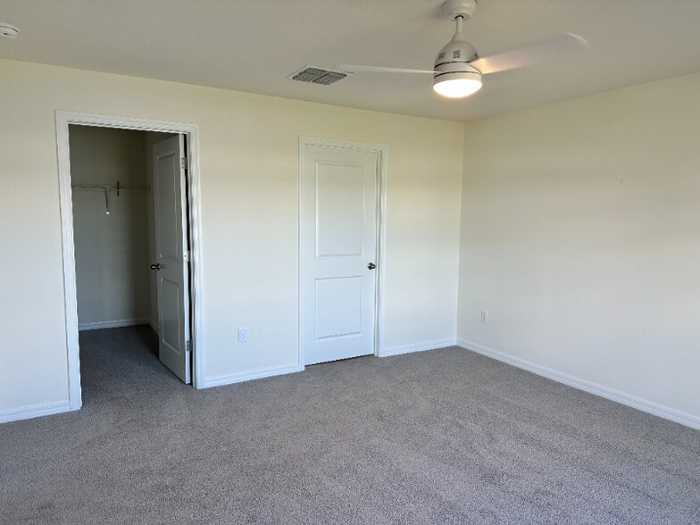 Building Photo - 3259 Rock Sound St