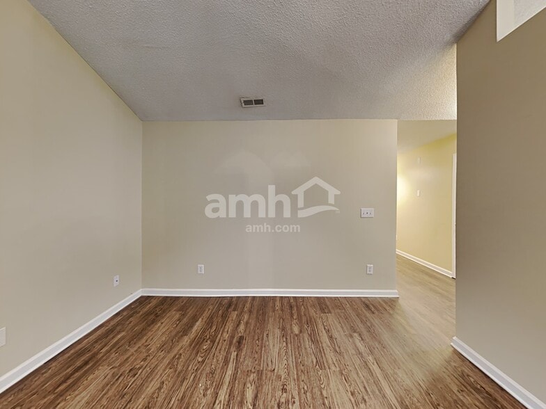 Building Photo - 5405 Orchard Pond Dr