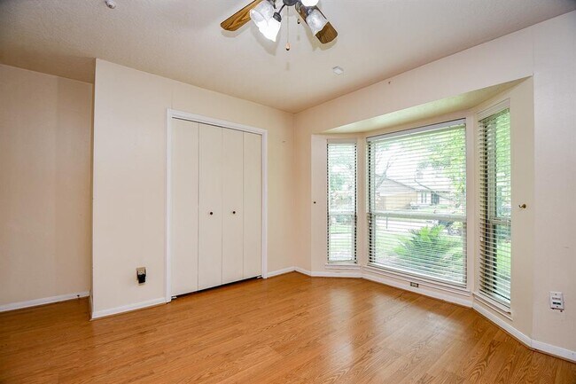 Building Photo - 11103 Pembridge Dr