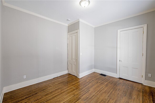 Building Photo - 49 Vick Park A