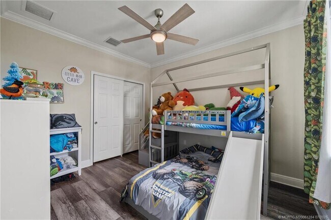 Building Photo - 1813 NW Cataluna Cir