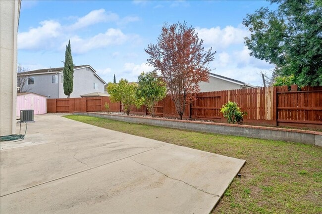 Building Photo - 7 Pewter Ct