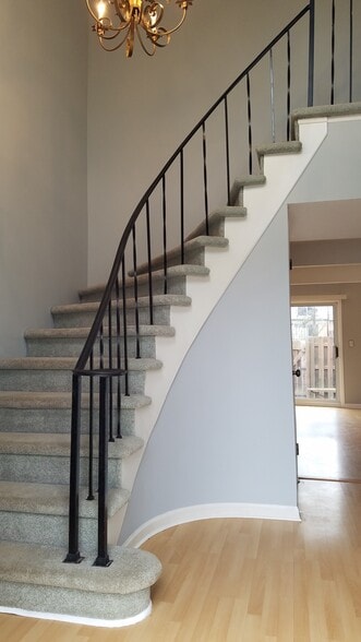 Foyer - 3541 Burbank Dr