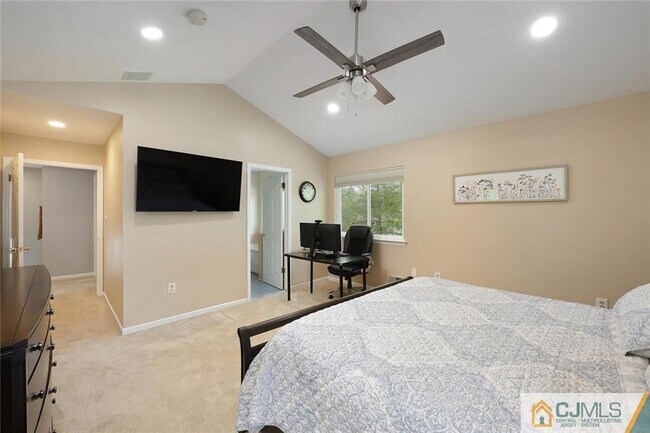 Building Photo - 160 Buttonwood Dr