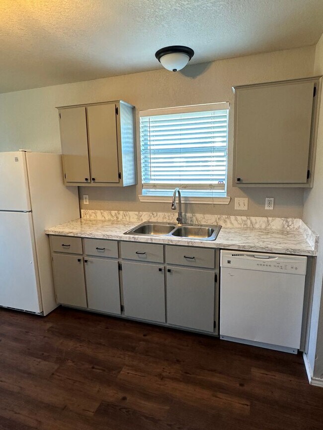 Building Photo - Updated Home in Great, Killeen Location