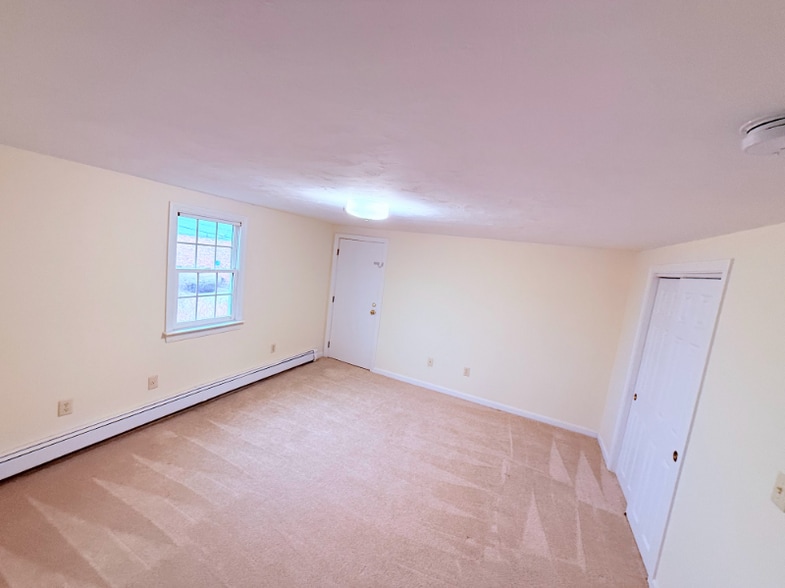 Building Photo - 78 Center St